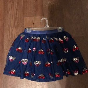 Girls’ tulle heart skirt. Size 6/6x